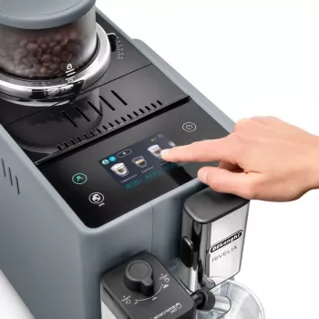 Kávovar De’Longhi Rivelia EXAM440.55.g — plně automatický, nádrž na vodu 1,4 L, mlýnek 250 g, 19 bar, TFT dotykový displej