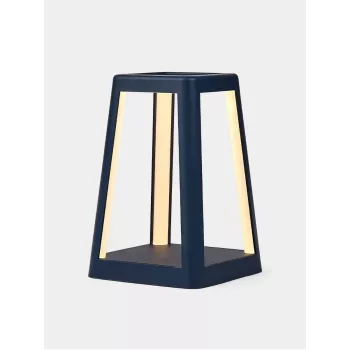 LEXON Lantern přenosná LED lampa s Qi bezdrátovým nabíjením, tmavě modrá LH94DB
