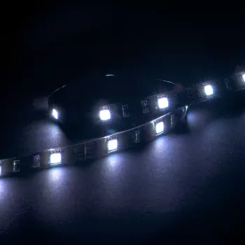 Akasa Vegas M AK-LD05-50WH – LED osvětlovací pásek pro PC skříň (bílý, 50 cm)