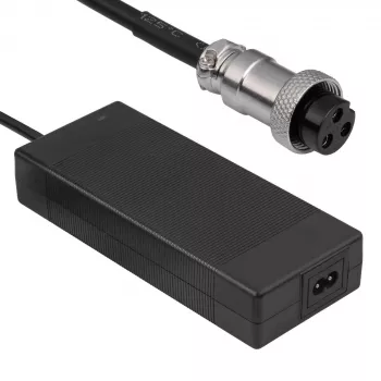 Akyga AK-EV-22 nabíječka pro e-kola pro 60 V (16S) Li-Ion baterie, 67,2 V, 2 A, 135 W, GX16 12 mm samice, 1,2 m