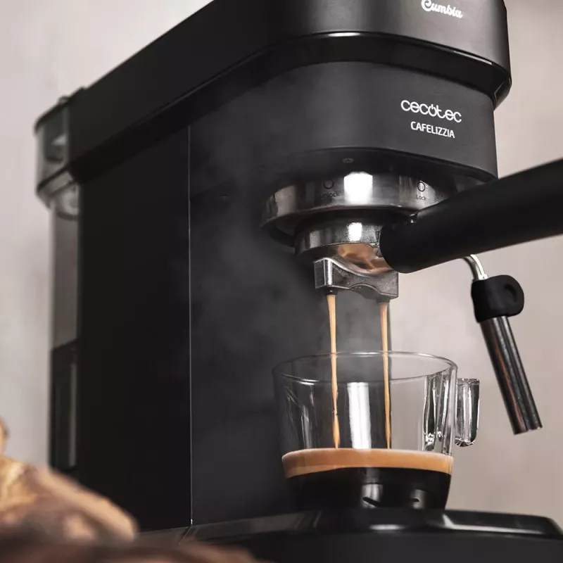 Espresso stroj Cecotec Cafelizzia 790 černý