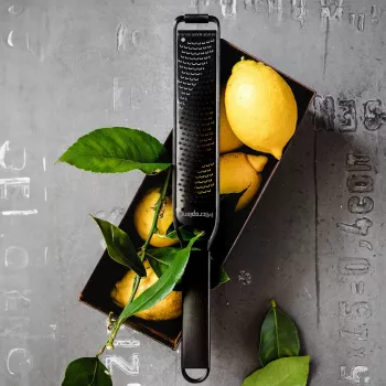 Microplane Black Sheep zester - Premium Classic Series, jemné struhadlo, černé