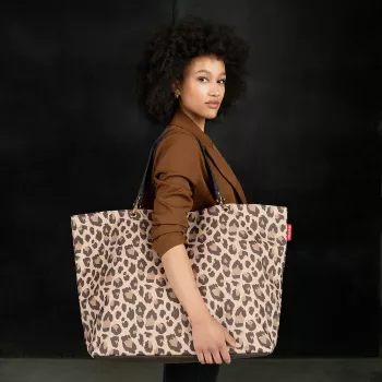 Nákupní taška Reisenthel Shopper XL Leo Macchiato z recyklovaného PET s leopardím vzorem, 35 l