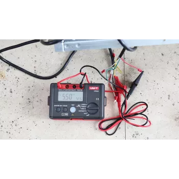 UNI-T UT502A digitální tester izolačního odporu 1000V 5,5GΩ PI/DAR CAT III