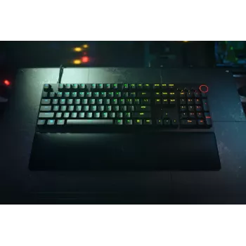 Razer Huntsman V2 Wired Optical Gaming Keyboard, Linear Red Switch, Nordic layout, RGB, black (RZ03-03930600-R3N1)