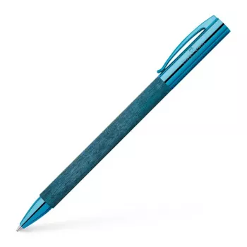 Kuličkové pero Faber-Castell Ambition – modré dřevěné tělo, černý inkoust, chromový kroužek 148035