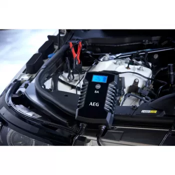 Nabíječka autobaterií AEG LD8 10618 12V/24V 8A/4A automatická