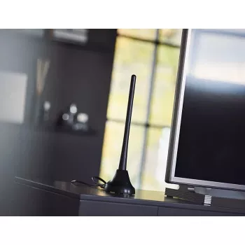 Pokojová televizní anténa PHILIPS SDV5100/12 se zesílením 18 dB, UHF/VHF/FM, černá