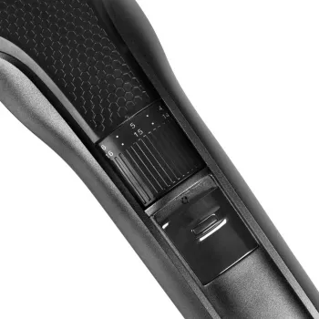 Tristar TR-2573 zastřihovač vousů, strojek na vlasy, precizní trimmer s USB nabíjením, černý