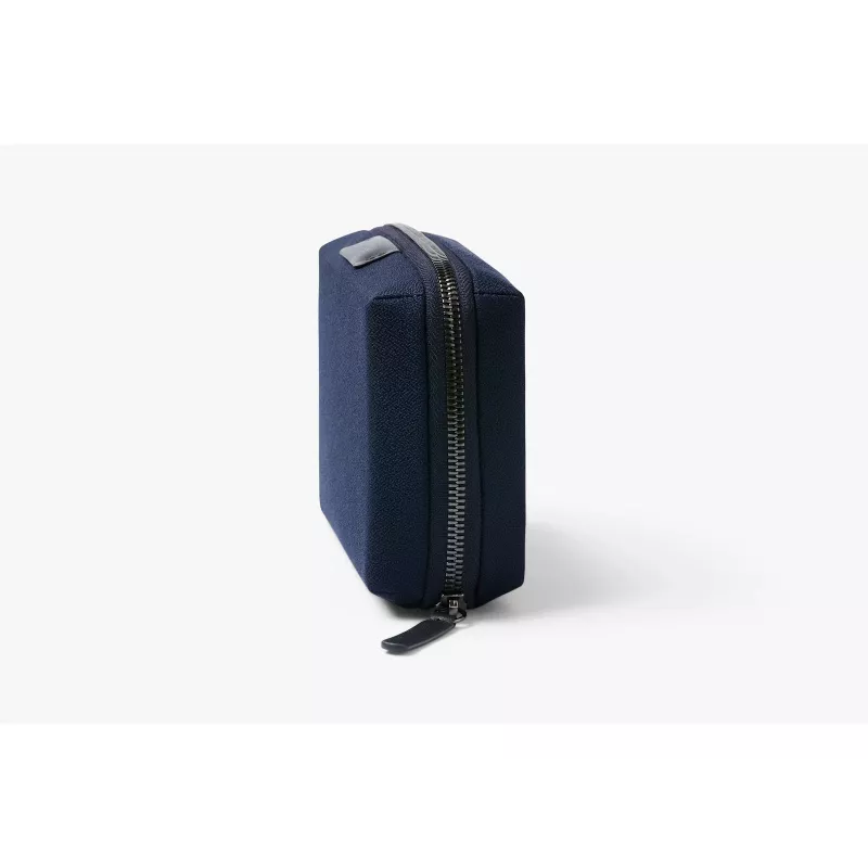 Pouzdro na techniku Bellroy Tech Kit Compact, navy