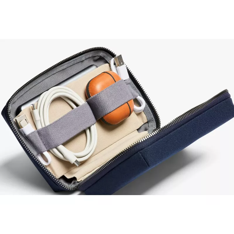 Pouzdro na techniku Bellroy Tech Kit Compact, navy