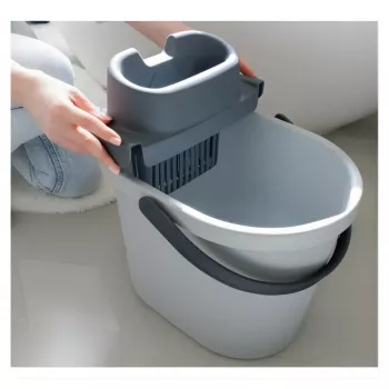 Oválový kbelík s plochým ždímacím mechanismem na stisknutí ECO EGO 10 l šedo/zelený polypropylen